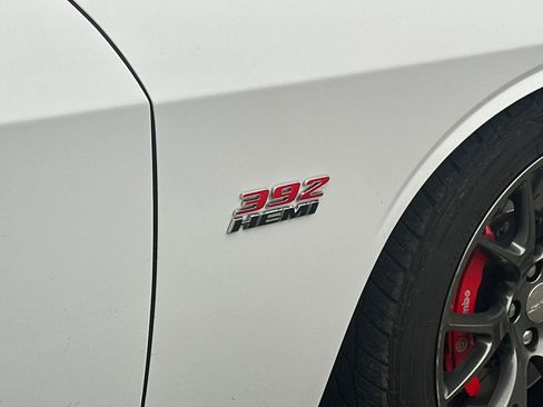 Used 2015 Dodge Challenger SRT image 6