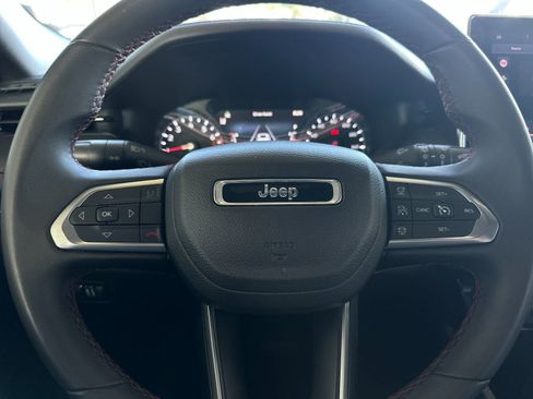 Used 2024 Jeep Compass Trailhawk image 21
