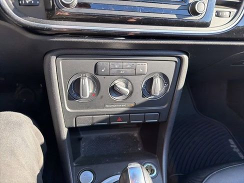 Used 2016 Volkswagen Beetle 1.8T Denim image 21