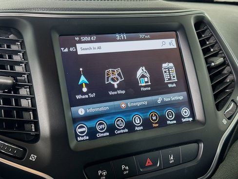 Certified 2023 Jeep Cherokee Altitude Lux w/ Lux Elite Package image 22