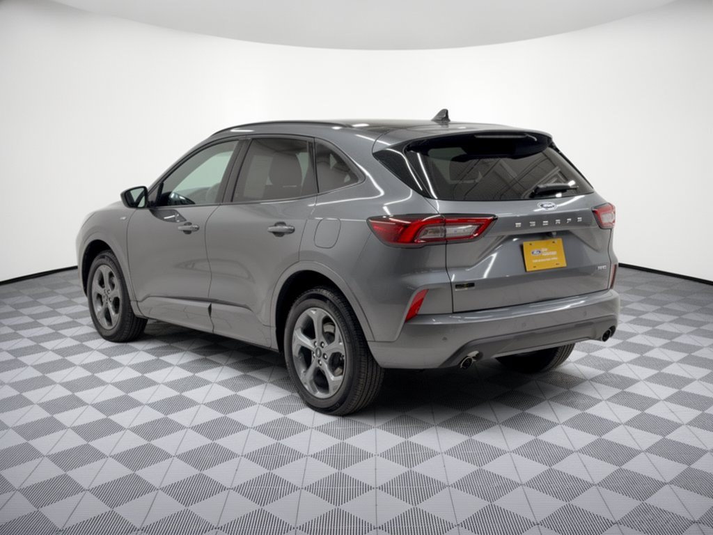 Certified 2023 Ford Escape ST-Line w/ Tech Pack #1 AWD/4WD image 3