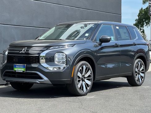 New 2026 Mitsubishi Outlander SE image 9