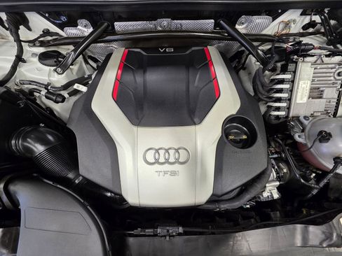 Used 2020 Audi SQ5 Premium Plus w/ Premium Plus Package image 3