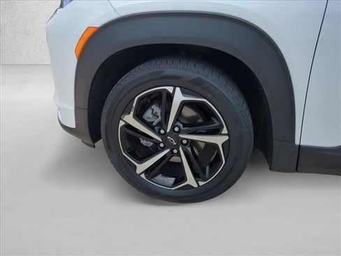Used 2022 Chevrolet TrailBlazer RS w/ Sun and Liftgate Package FWD image 23