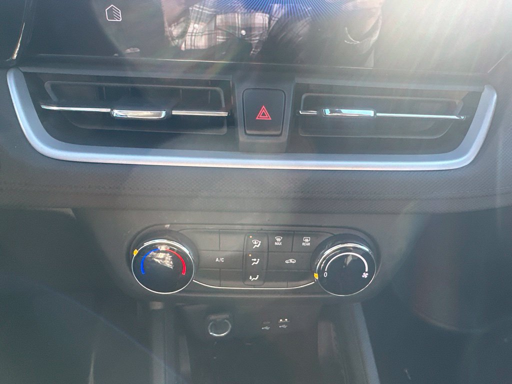 Used 2024 Chevrolet TrailBlazer LS w/ LS Convenience Package FWD image 18