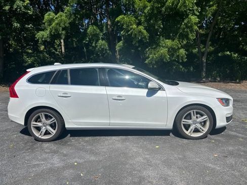 Used 2016 Volvo V60 T5 Premier AWD/4WD image 2