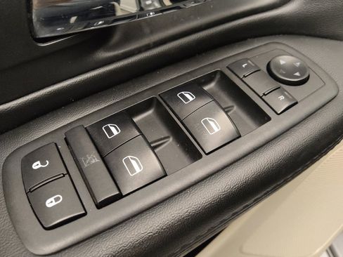Used 2018 Dodge Grand Caravan SE w/ UConnect Hands-Free Group FWD image 27