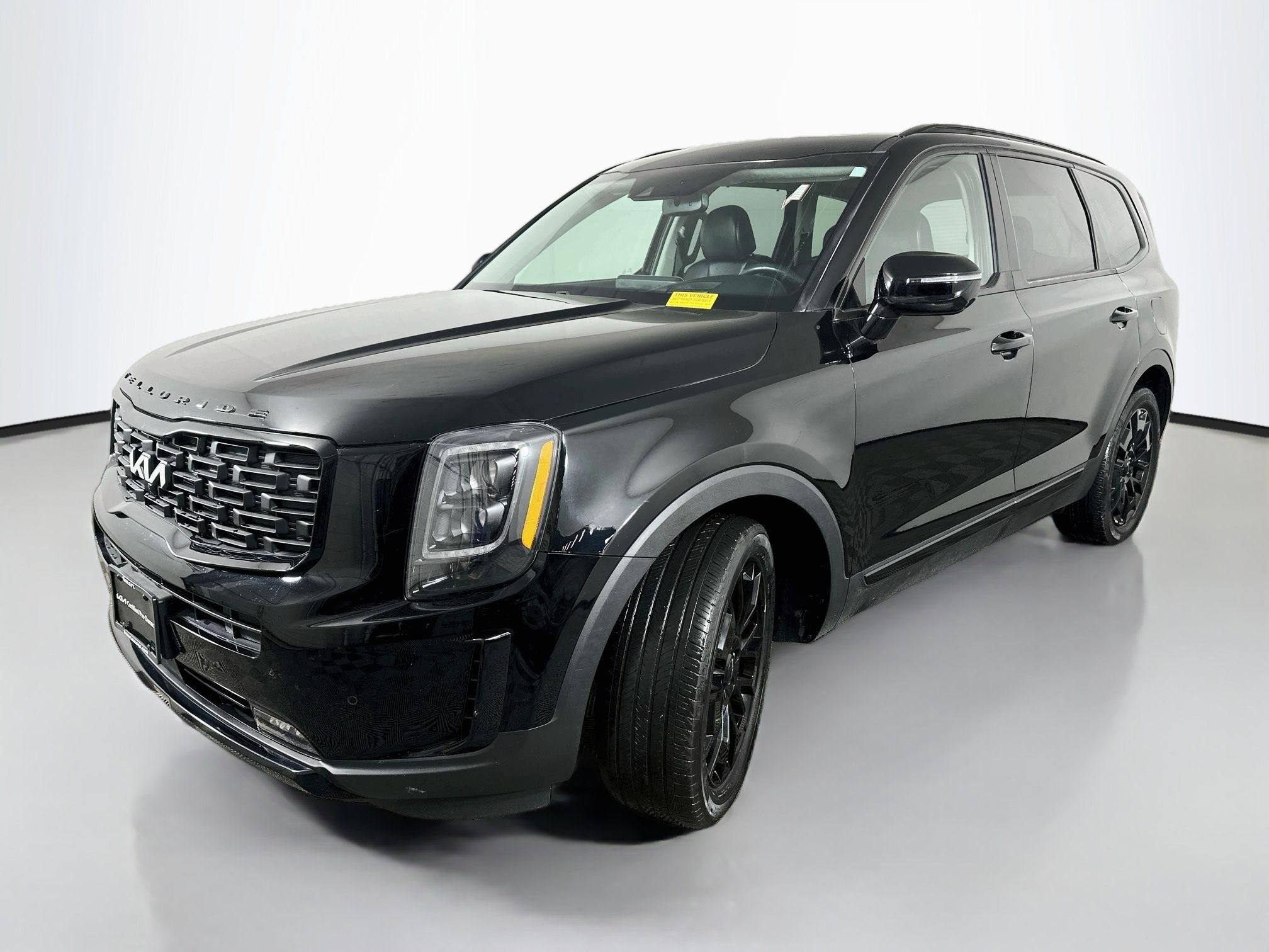 Certified 2022 Kia Telluride SX w/ SX Prestige Package AWD/4WD image 3