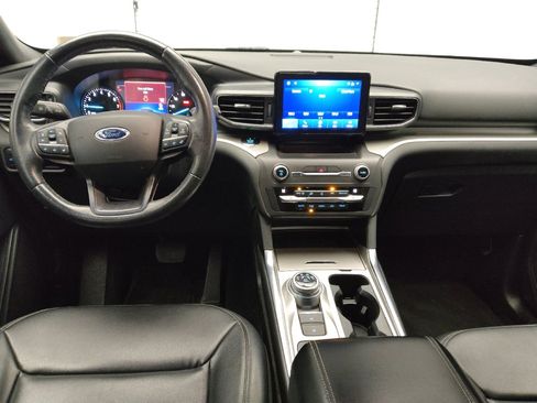 Used 2020 Ford Explorer XLT w/ Equipment Group 202A image 22