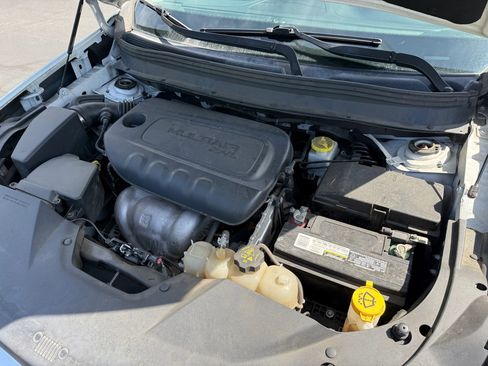 Used 2019 Jeep Cherokee Limited image 18