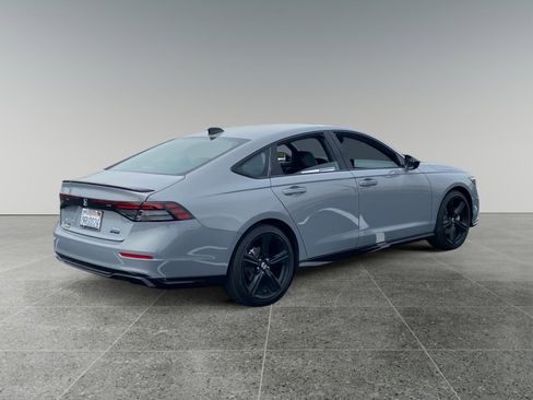 Used 2024 Honda Accord Sport image 5