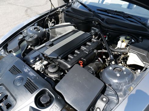 Used 2004 BMW Z4 2.5i image 47