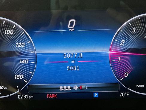 Used 2025 Mercedes-Benz GLE 350 4MATIC image 13