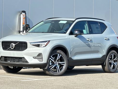 New 2026 Volvo XC40 B4 Core w/ Climate Package image 1