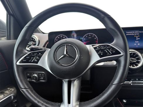 Used 2024 Mercedes-Benz GLB 250 GLB 250 image 12