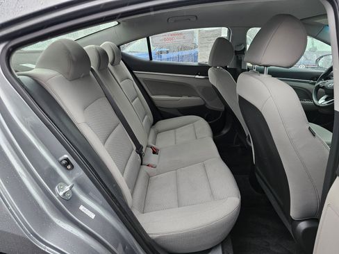 Used 2019 Hyundai Elantra SEL image 12