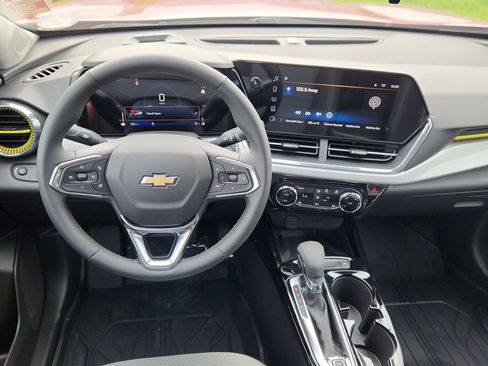 New 2026 Chevrolet Trax LT w/ Sunroof Package image 12