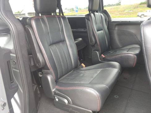 Used 2019 Dodge Grand Caravan GT FWD image 29