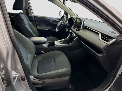 Used 2025 Toyota RAV4 LE image 32