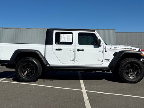 Used 2020 Jeep Gladiator Rubicon image 2