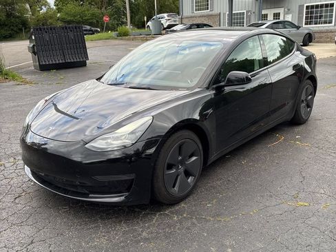 Used 2022 Tesla Model 3 Standard Range RWD image 2
