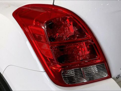 Used 2017 Chevrolet Trax LS FWD image 36