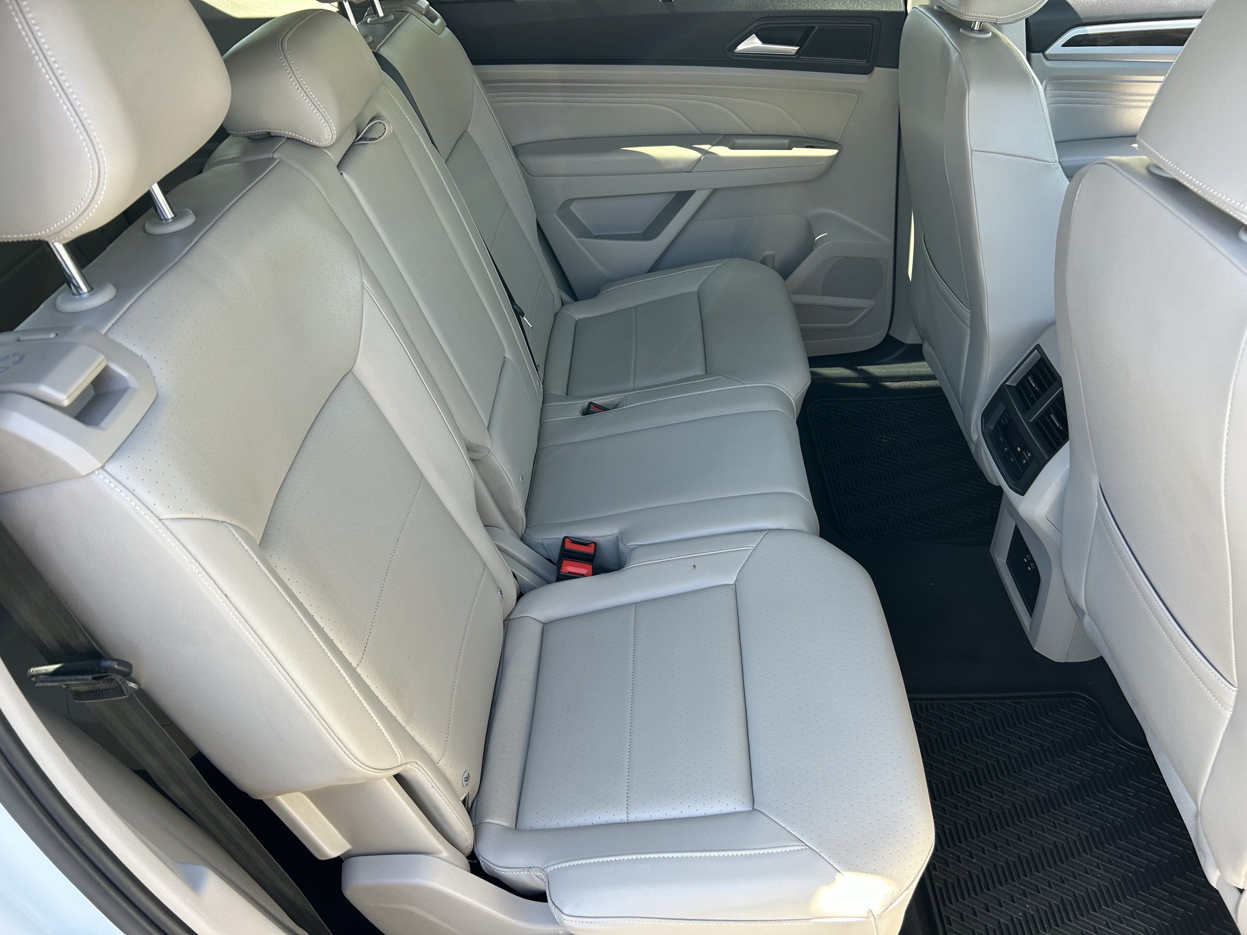 Used 2023 Volkswagen Atlas SE FWD image 11