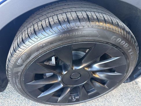 Used 2021 Tesla Model Y Long Range AWD/4WD image 14