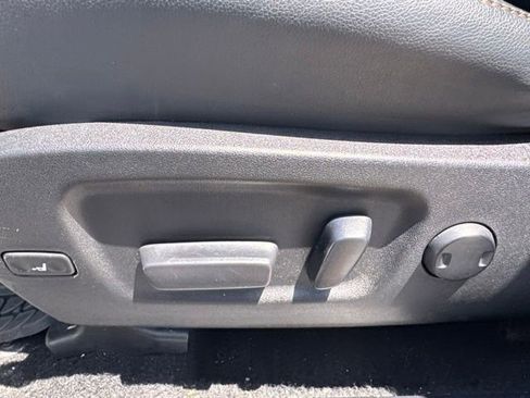 Used 2014 Toyota Highlander Limited Platinum AWD/4WD image 17
