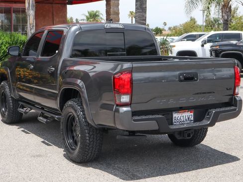 Used 2019 Toyota Tacoma TRD Sport AWD/4WD image 6