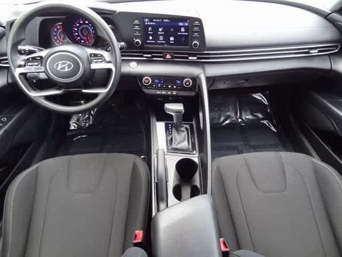 Used 2023 Hyundai Elantra SEL image 10