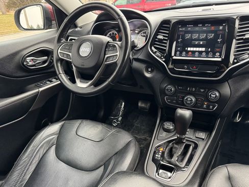 Used 2019 Jeep Cherokee Limited AWD/4WD image 22