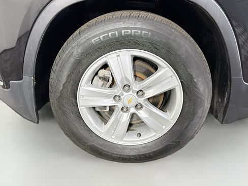 Used 2021 Chevrolet Trax LS w/ Tint and Cruise Package image 37