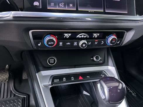 Used 2024 Audi Q3 2.0T Premium image 17