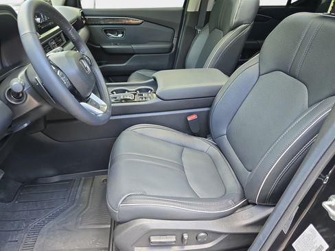 Certified 2025 Honda Pilot Elite image 13