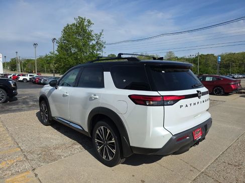 New 2026 Nissan Pathfinder Platinum AWD/4WD image 9