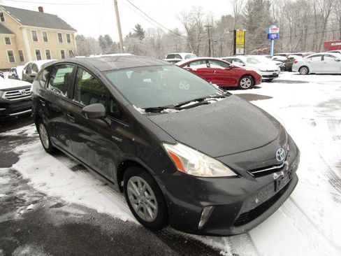 Used 2014 Toyota Prius V Three image 30