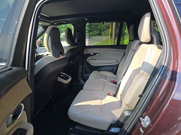 Used 2025 Volvo XC90 B5 Ultra AWD/4WD image 6