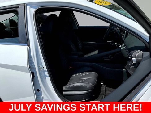 Used 2025 Hyundai Elantra Limited FWD image 34