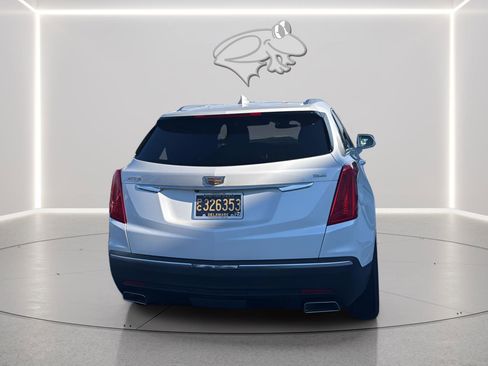 Used 2017 Cadillac XT5 Luxury w/ Driver Awareness Package image 8