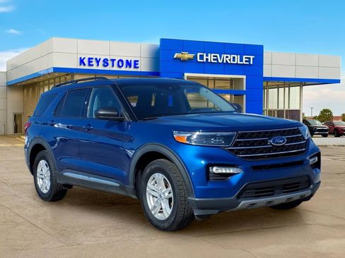 Used 2021 Ford Explorer XLT w/ Equipment Group 202A AWD/4WD image 1