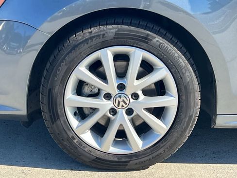 Used 2017 Volkswagen Jetta SE FWD image 25