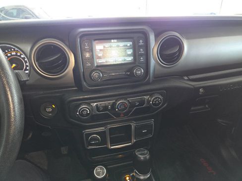 Used 2018 Jeep Wrangler Unlimited Sport AWD/4WD image 33