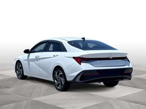 Used 2024 Hyundai Elantra SEL w/ Convenience Package FWD image 6