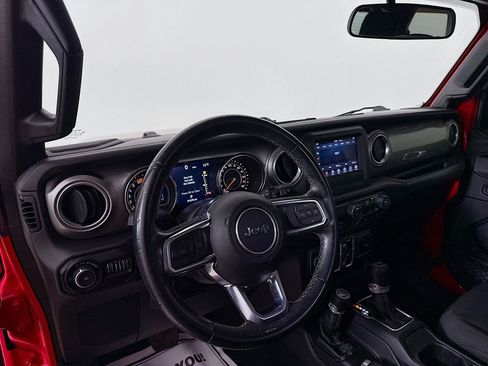 Used 2020 Jeep Wrangler Unlimited Sahara image 9