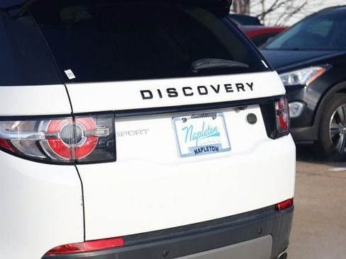 Used 2017 Land Rover Discovery Sport SE image 7