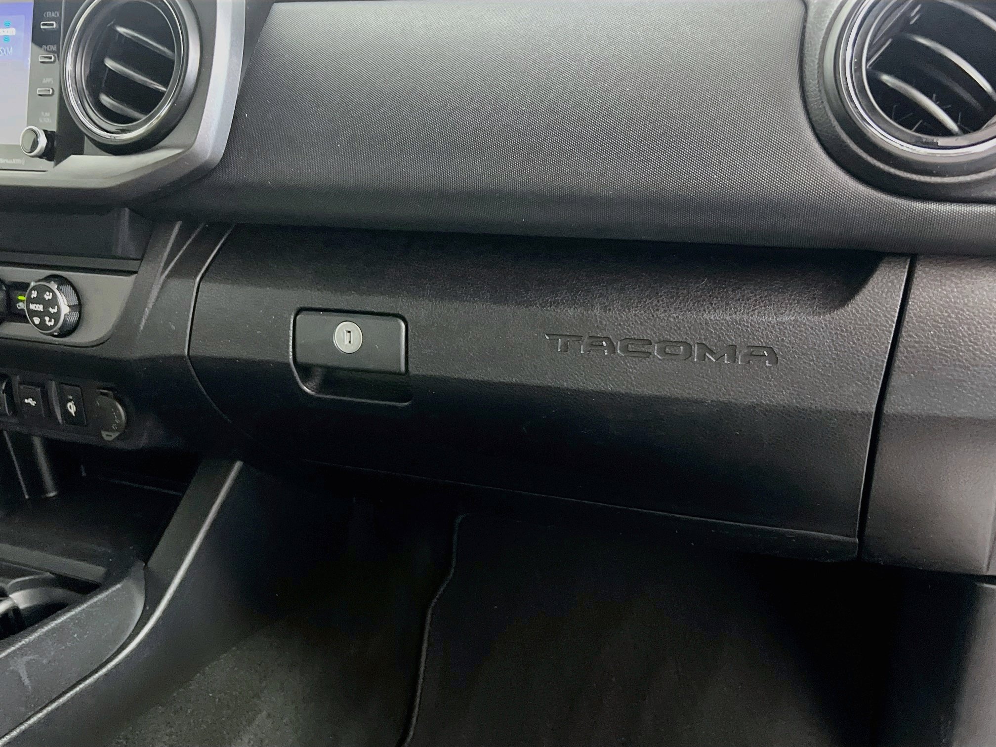 Used 2020 Toyota Tacoma TRD Sport RWD image 31