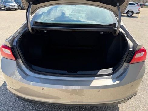 Used 2024 Chevrolet Malibu LT image 15