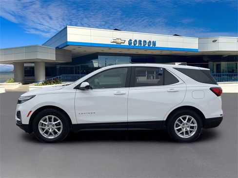 Used 2023 Chevrolet Equinox LT image 3