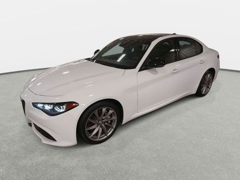 Used 2024 Alfa Romeo Giulia Sprint image 1